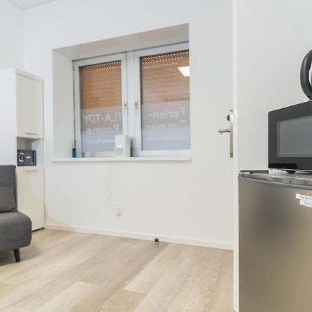 Private Room #1 With King Size, Ground Floor, Ac, Only 2Min To Rab Ramstein-Miesenbach Exteriör bild